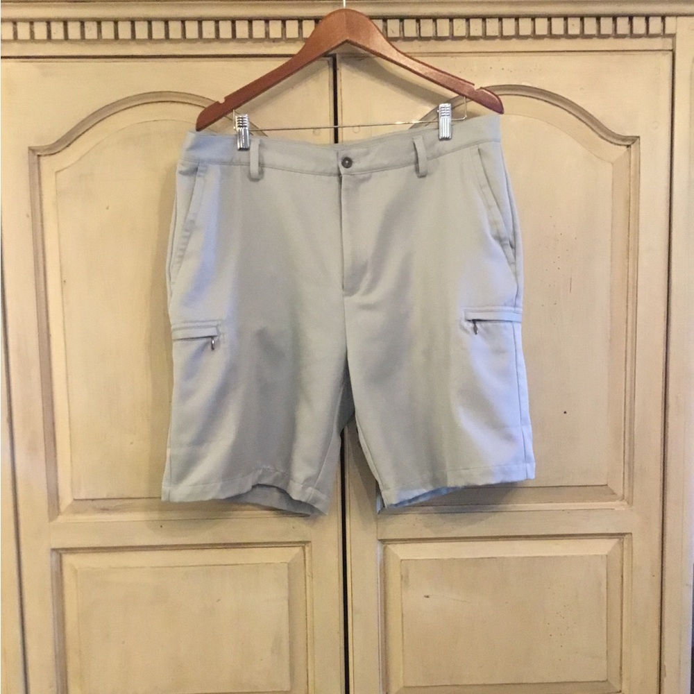 Men's Gray Casual Golf Shorts Size 38